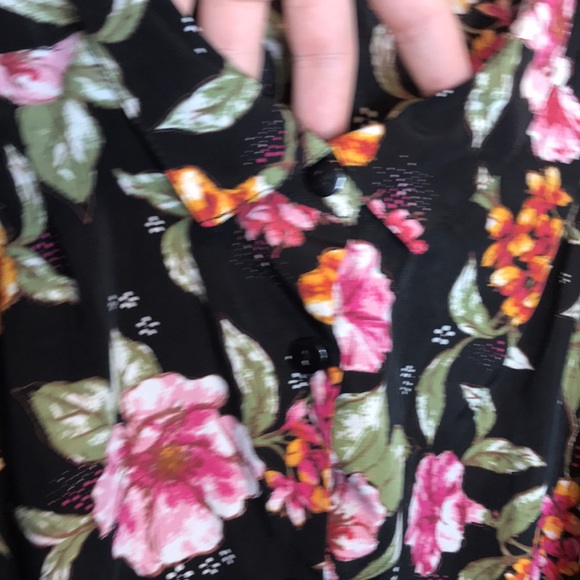 Only Necessities Black Floral Top 2X PLUS SIZE - Picture 3 of 7